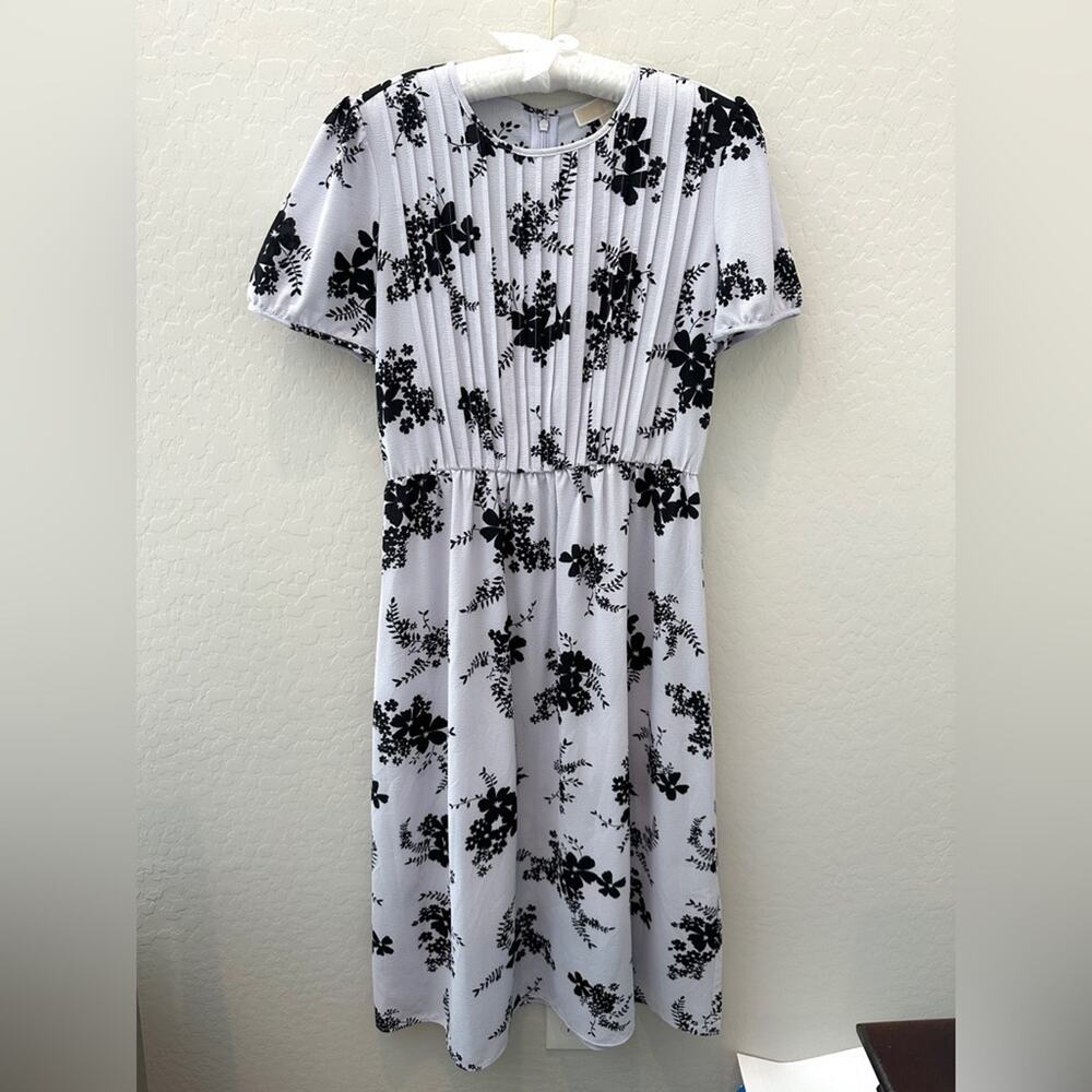 MICHAEL KORS | Black & Lavender Floral Pleated Midi Dress | Size Medium